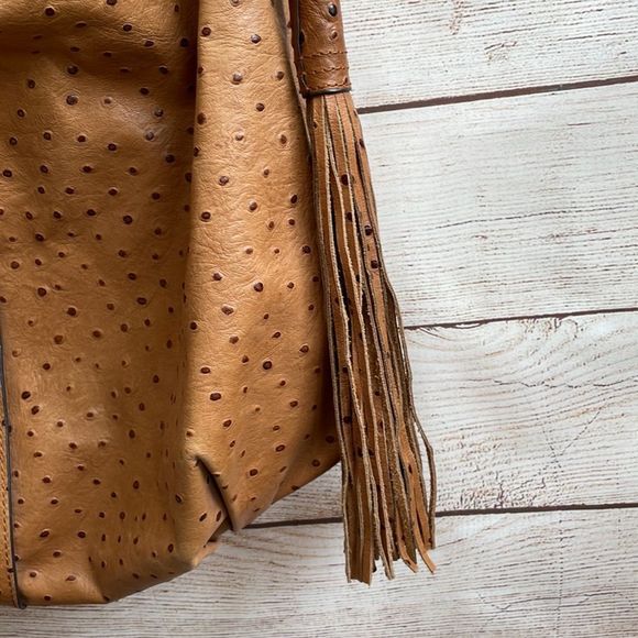 G.I.L.I. LARGE CROSSBODY IN TAN OSTRICH EMBOSSED LEATHER - Picture 5 of 8